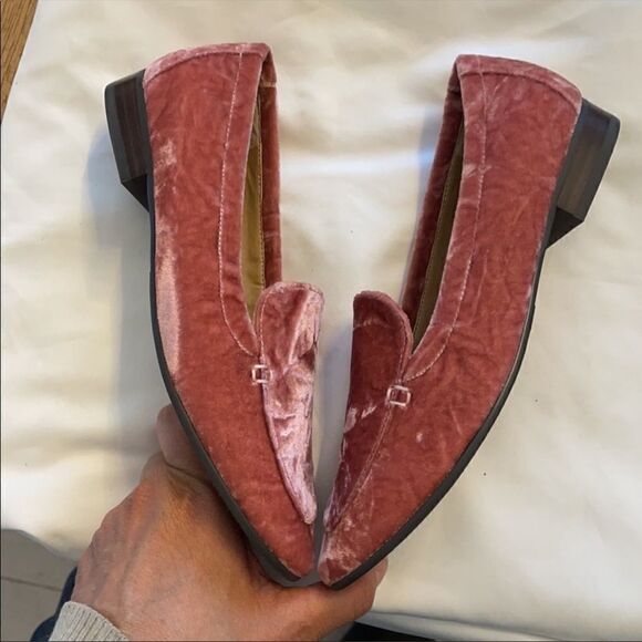 VANELI ROSE VELVET FLATS.  NEW. - Picture 4 of 8